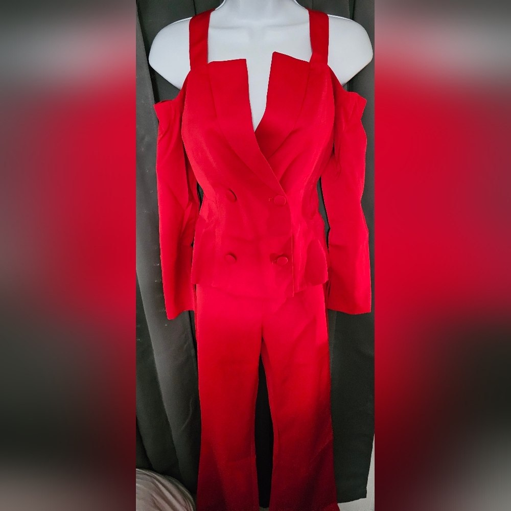 2 Piece pantsuit with cutout-sleeved blazer - Picture 9 of 10